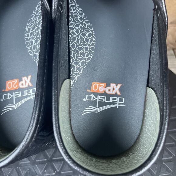 Clarks Womens Size 5.5-6 XP20 Black Embossed Tooled Leather Clog Comfort Shoes - Picture 6 of 10